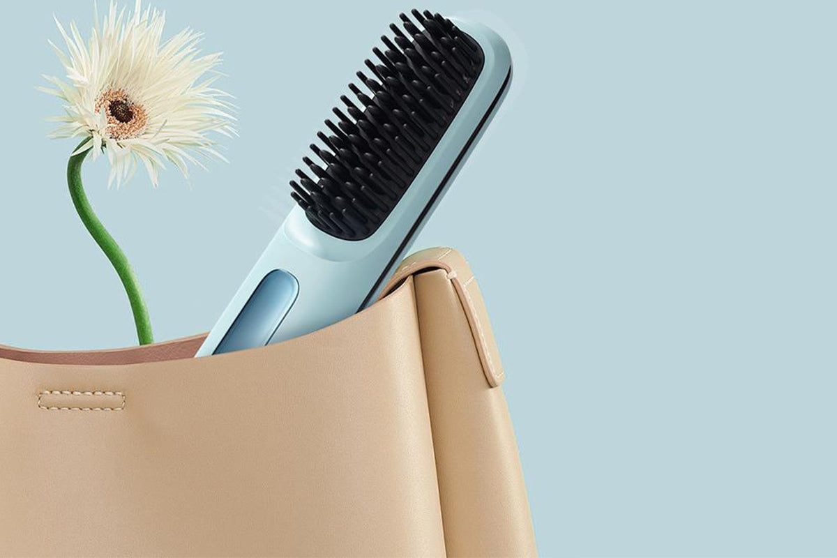 Portable Hair Straightener Brush USB Cordless Mini Comb Polyimide Plates Anti-Scald Straight Hair Brush