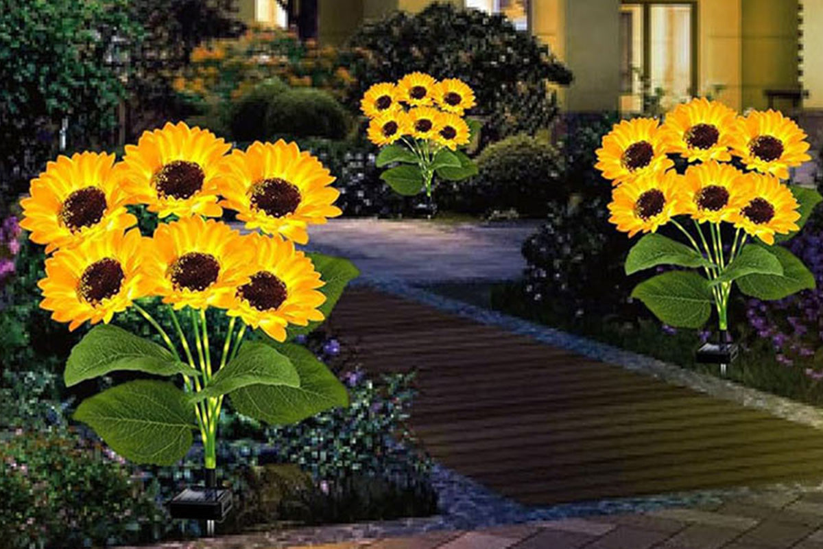 2 Pcs Solar Sunflower Lights for Outdoor Garden Patio Lawn Waterproof