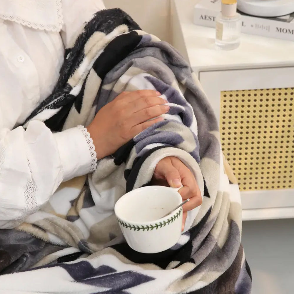 180x200cm Flannel Microfiber Throw Blanket Geometry Pattern Plush Blanket Grey