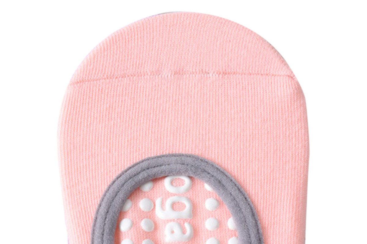 4 Pairs of Anti-Slip Yoga Socks Comfortable Pilates Socks with Grips for Workout Barre