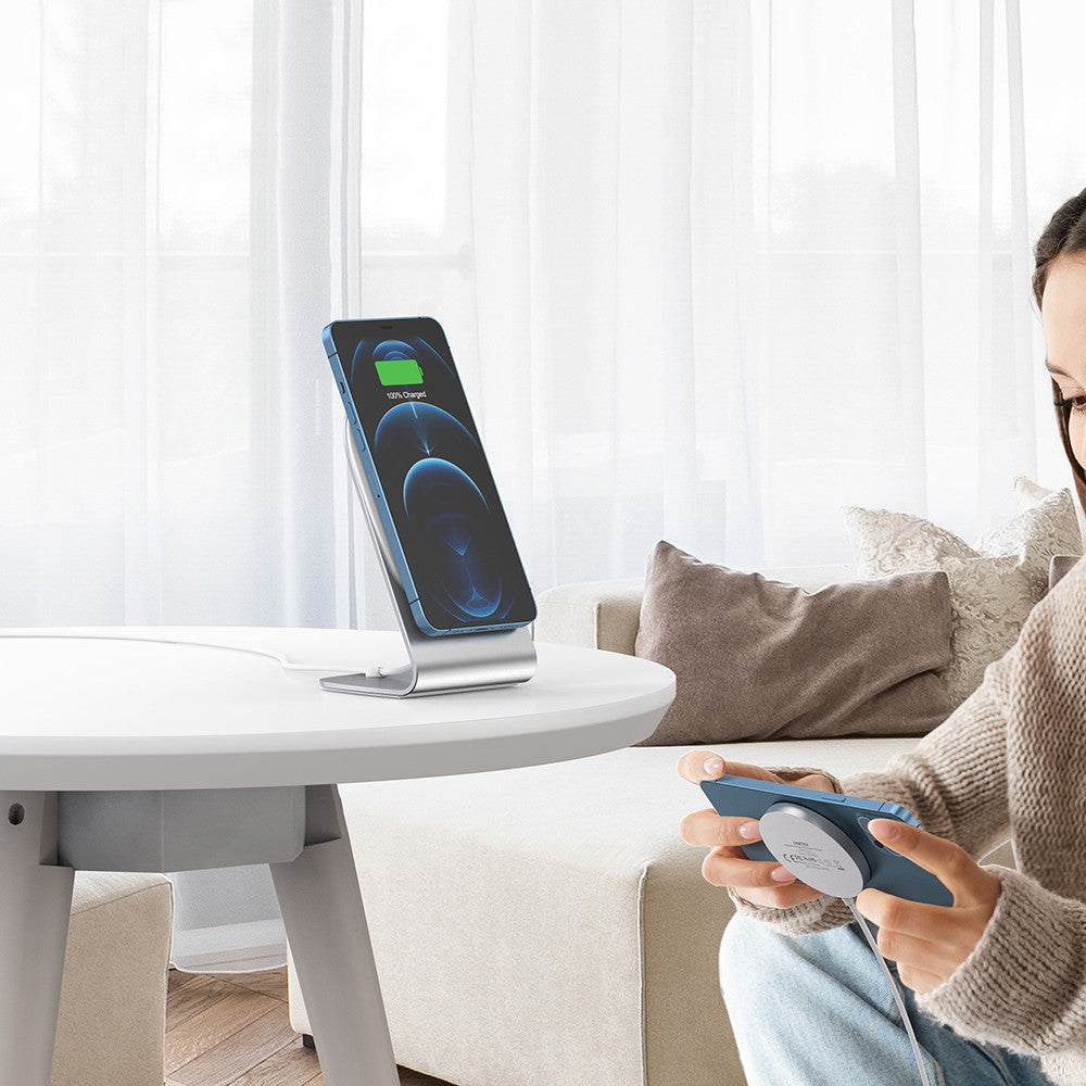 15W Qi Magnetic Fast Charger with Phone Holder Wireless Charging Station Charging Dock Stand