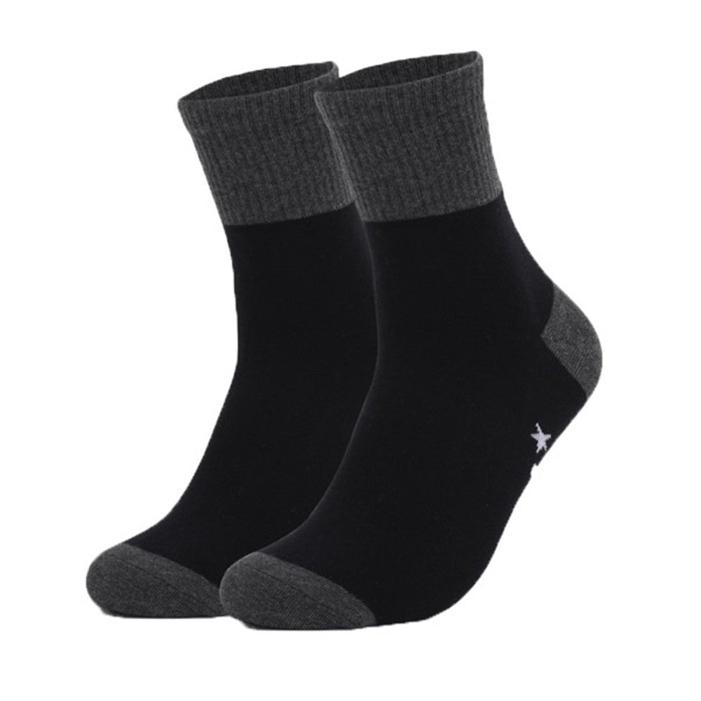 4 Pairs of Unisex IF YOU CAN READ THIS 2021 WILL BE BETTER Letter Printed Socks Black and Grey White and Grey