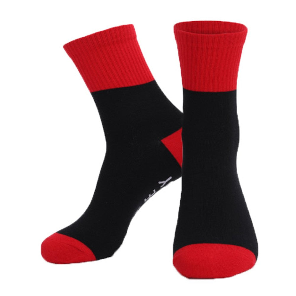 4 Pairs of Unisex GOOD LUCK ON THE WAY 2021 Letter Printed Socks Black and Red White and Grey