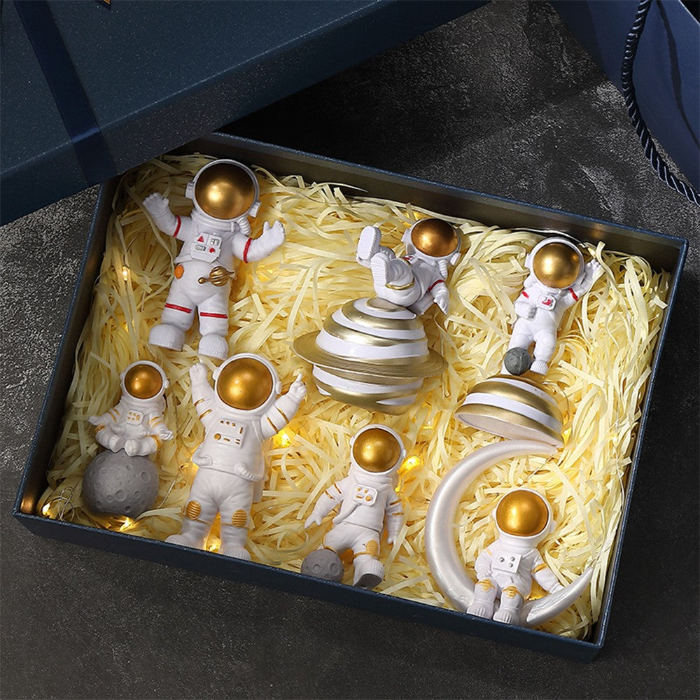7-Piece Astronaut Figurine Miniature Spaceman Statue Sculpture Desktop Decor Ornament Gold