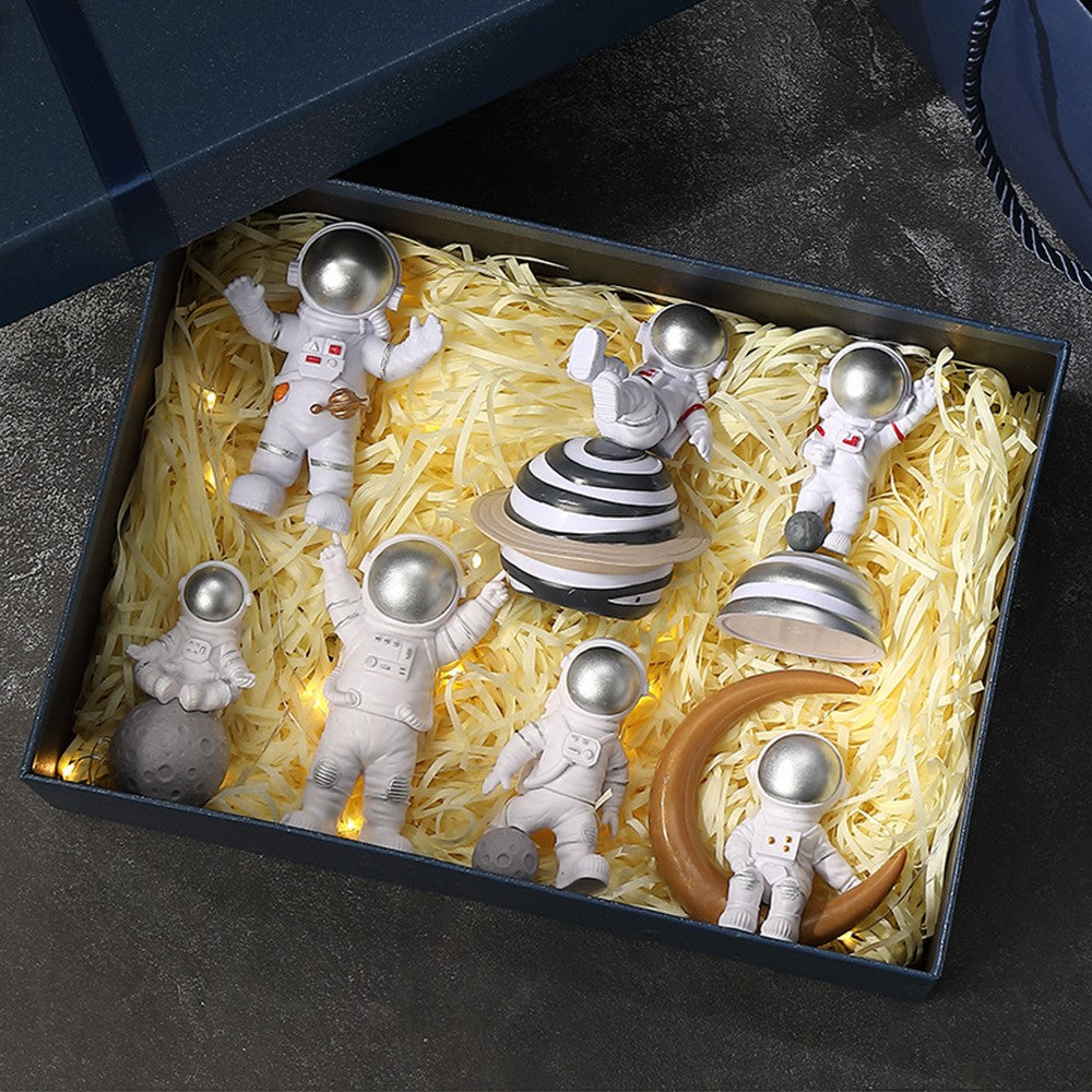 7-Piece Astronaut Figurine Miniature Spaceman Statue Sculpture Desktop Decor Ornament Silver