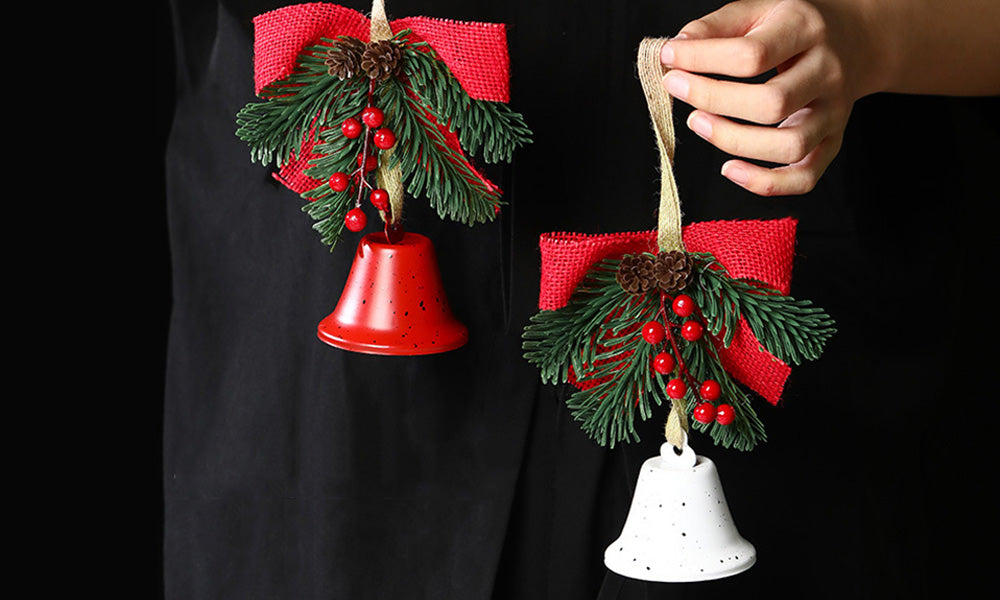 2/4 PCS Dimensional Christmas Tree Bell Hanging Ornaments