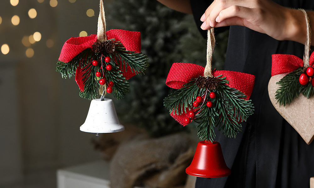 2/4 PCS Dimensional Christmas Tree Bell Hanging Ornaments