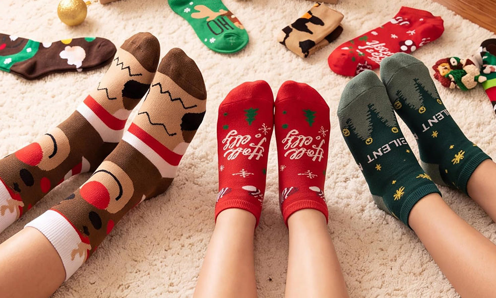Christmas Advent Calendar with Cotton Mid Calf and Ankle Socks