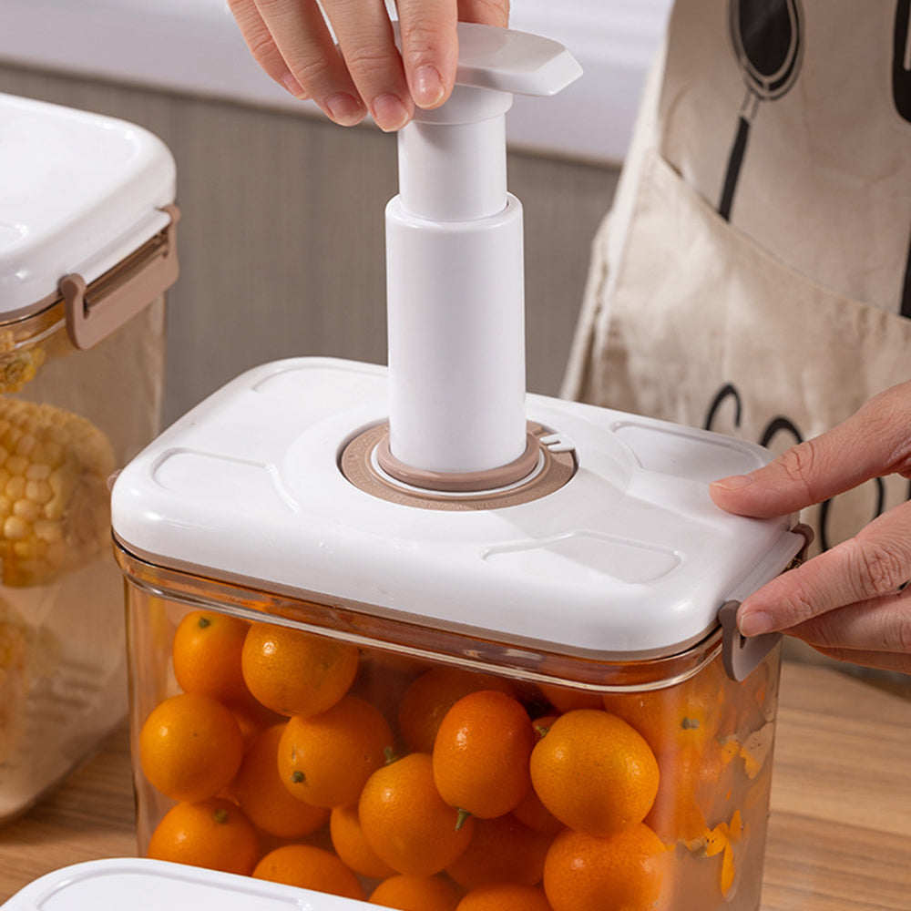 2.7L Vacuum Food Storage Container with Lid Strainer Vacuum Pump
