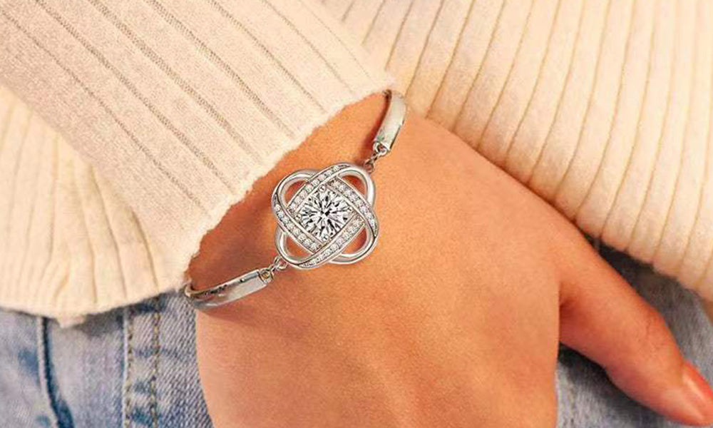 Minimalist Clover Bracelet with Full Rhinestones for Women Daily Wear Jewelry