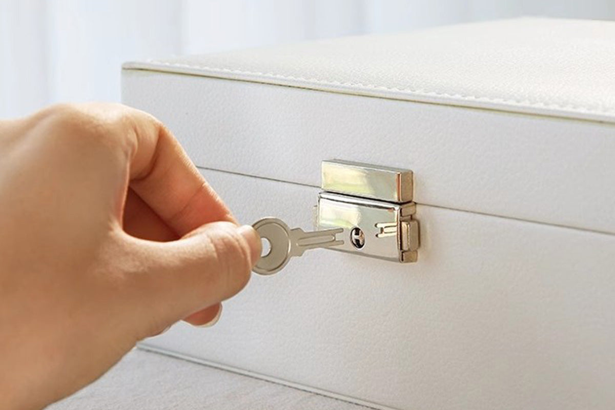 Jewellery Organiser Case Box Holder Storage Earring Ring Display with Lock and Key