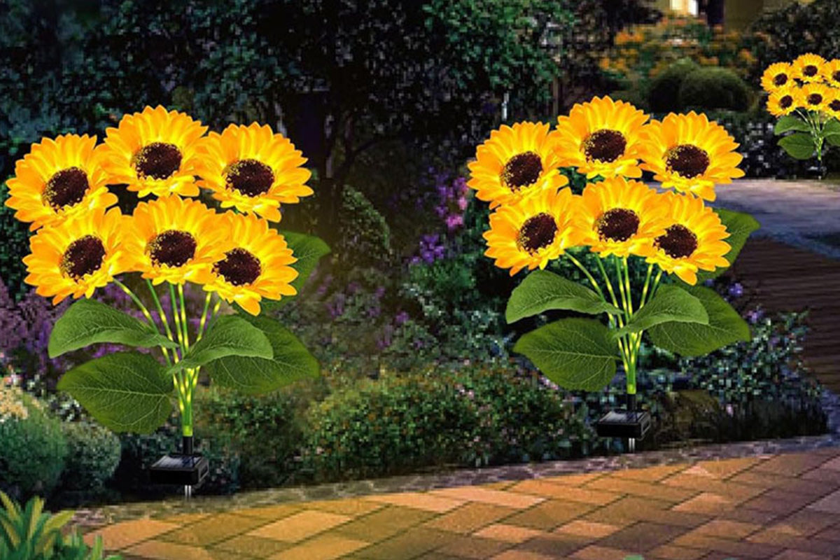 2 Pcs Solar Sunflower Lights for Outdoor Garden Patio Lawn Waterproof