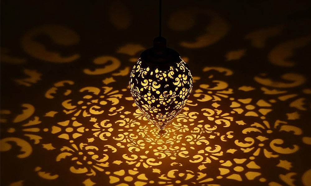 Vintage Metal Hanging Solar Light for Outdoor Garden
