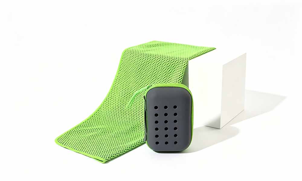 4Pcs Polyester Cooling Sports Towels 30x100cm with EVA Storage Box