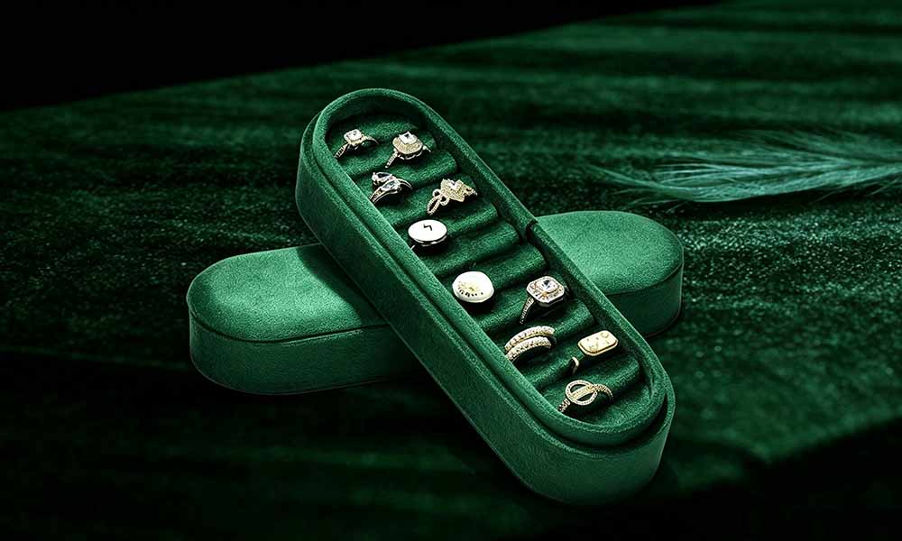Velvet Ring Earring Jewelry Storage Box with Sponge Compartments