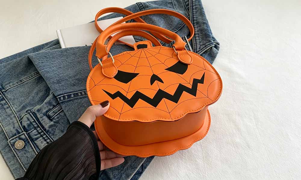 Pumpkin Shaped PU Shoulder Crossbody Bag for Halloween and Everyday Wear