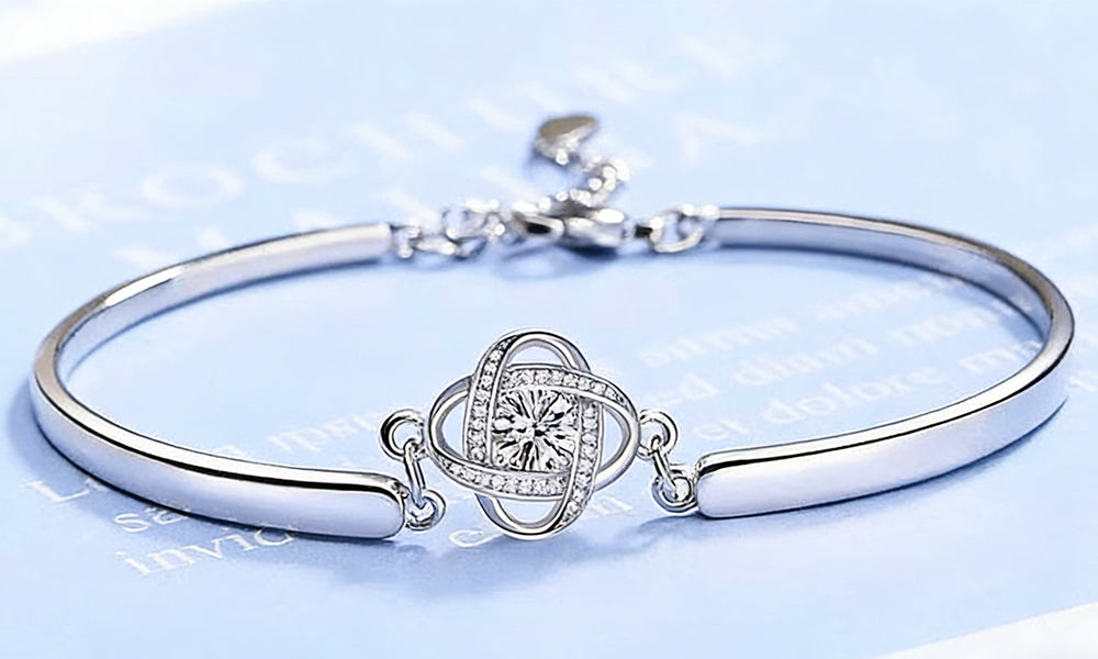 Minimalist Clover Bracelet with Full Rhinestones for Daily Wear Jewelry