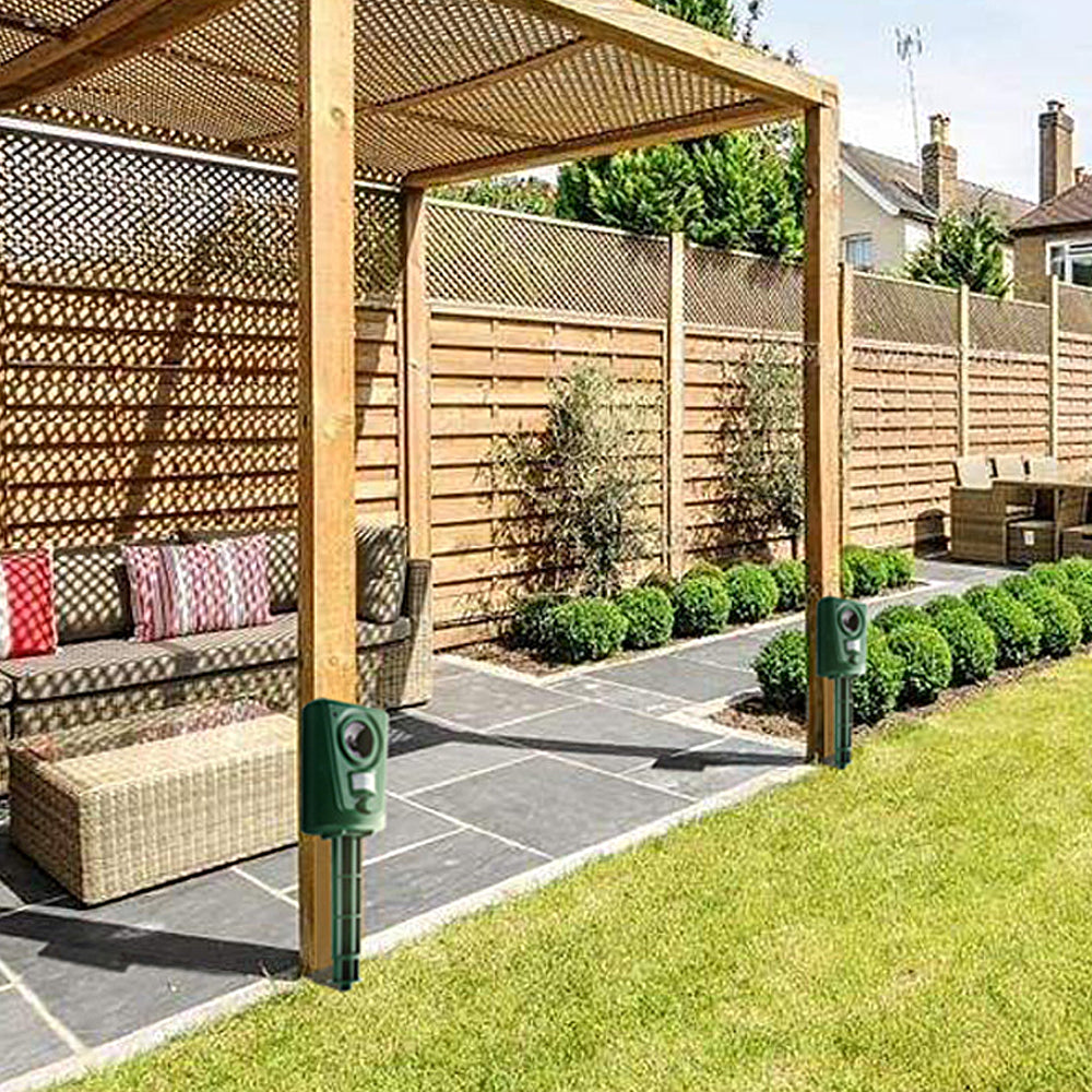 Ultrasonic Animal Repeller PIR Sensor Pest Repellent Alarm Garden Animal Deterrent