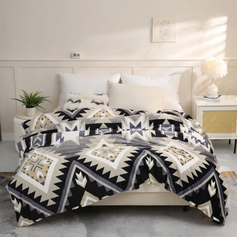 180x200cm Flannel Microfiber Throw Blanket Geometry Pattern Plush Blanket Grey