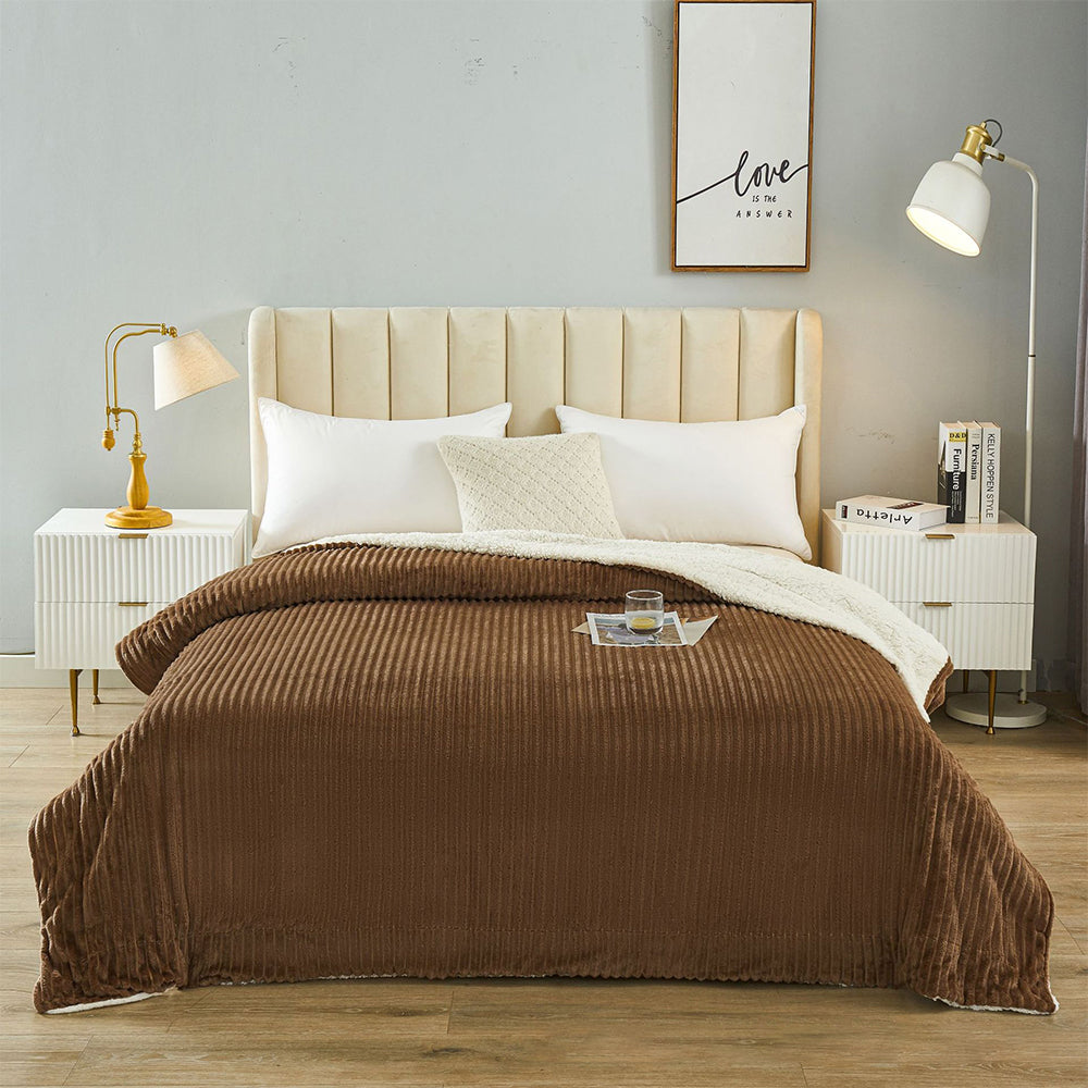 200x230cm Reversible Plush Blanket Faux Lambswool Sherpa Throw Blanket Coffee