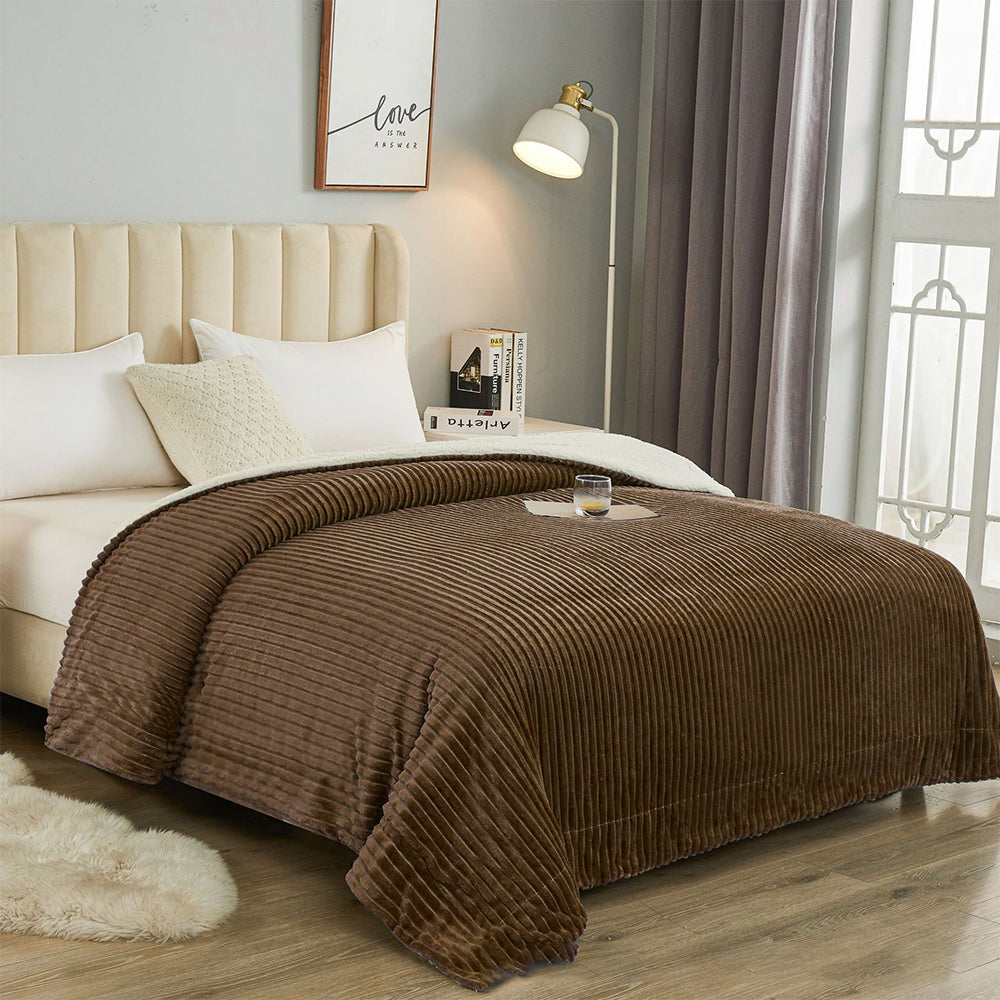 200x230cm Reversible Plush Blanket Faux Lambswool Sherpa Throw Blanket Coffee