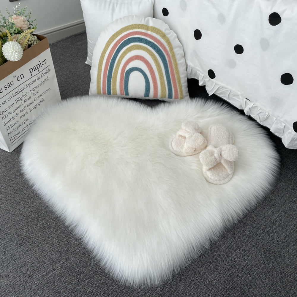 40x50cm Heart Shape Soft Area Rug Shaggy Floor Mat Home Rug Bedroom Carpet White