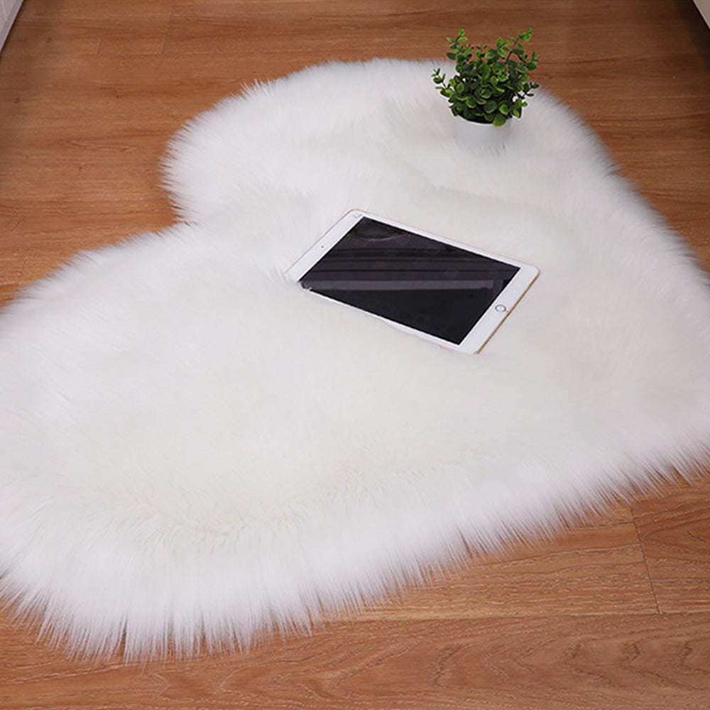30x40cm Heart Shape Soft Area Rug Shaggy Floor Mat Home Rug Bedroom Carpet White