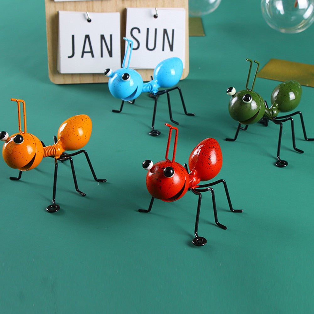 Set of 4Pcs Metal Ants Sculptures Decor Garden Yard Art Statue Insect Ornaments