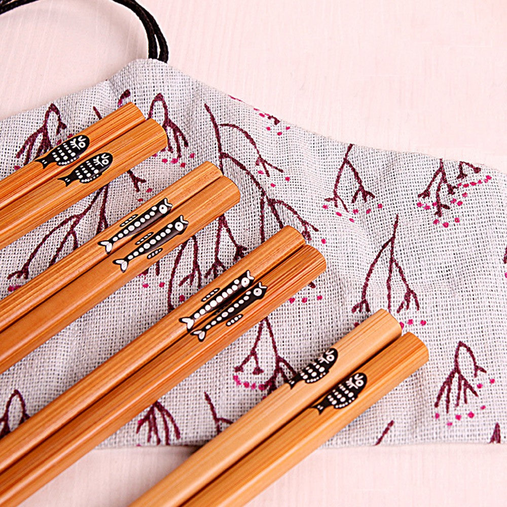 1 Set of DIY Sushi Making Tool Set with Package Bag Practical Sushi Roll Curtain Chopsticks Spatula Sauce Dish Sushi Knife Set