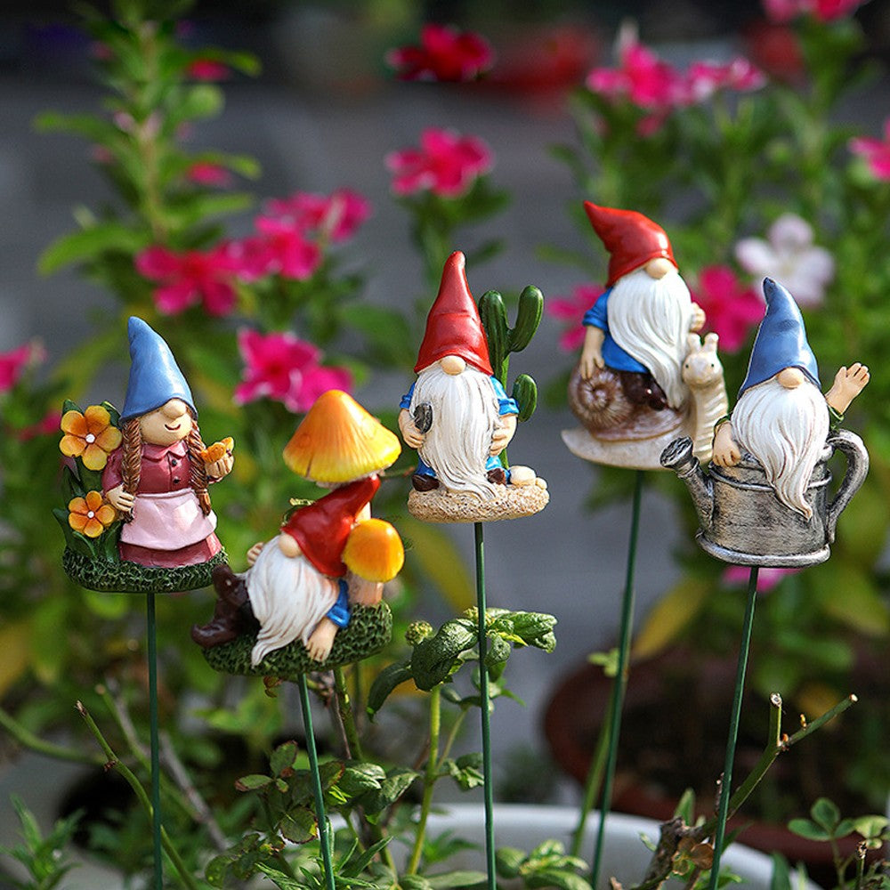 Set of 5Pcs Christmas Gnomes Stake Statue Garden Resin Ornament Flower Pot Decor