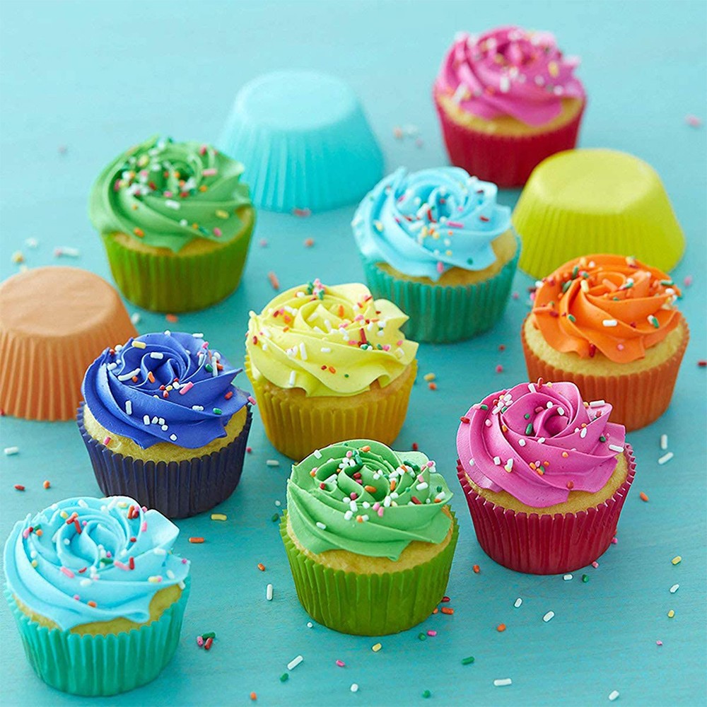 200Pcs Disposable Paper Cupcake Cup Mold Baking Cups Liners Random Mixed Pattern