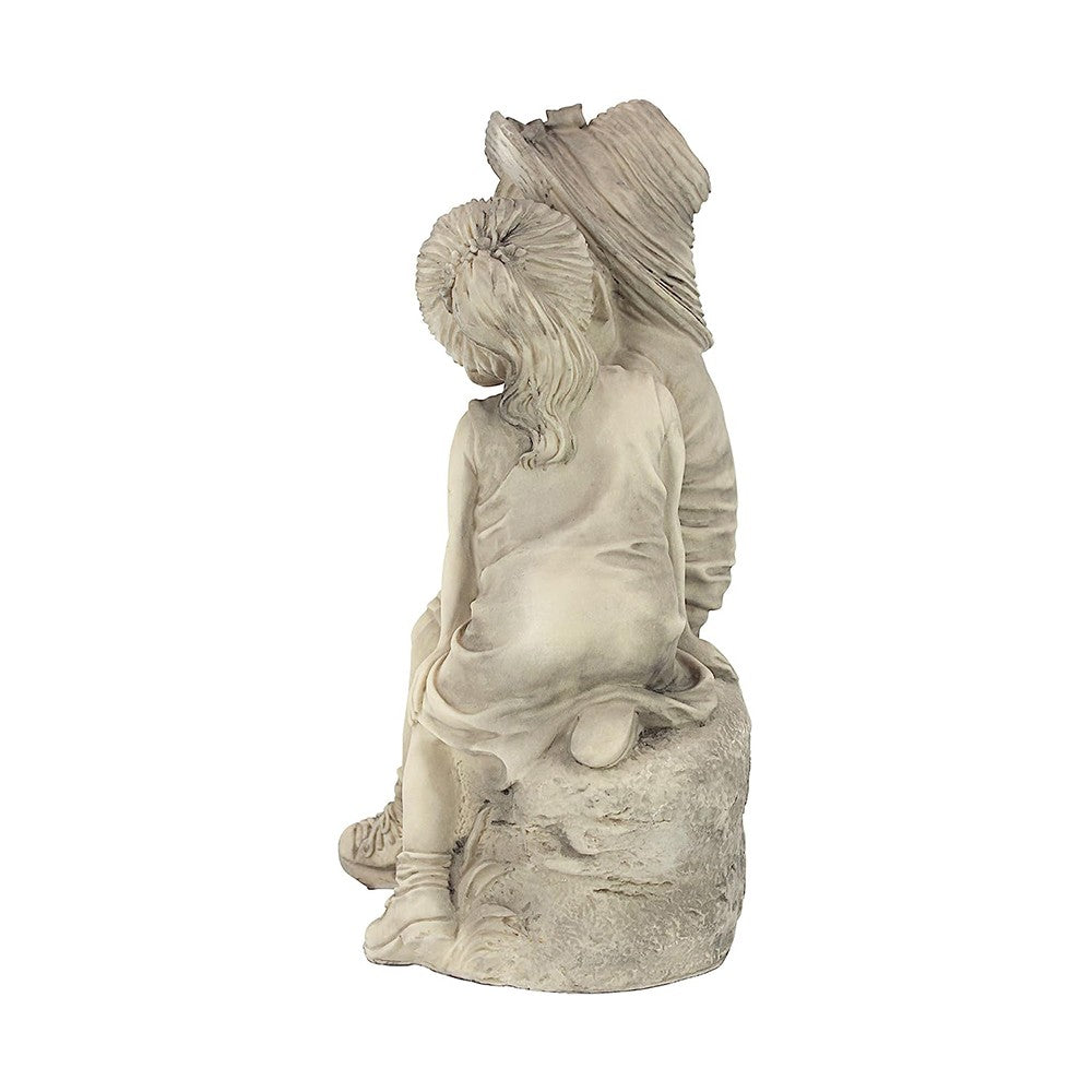 Couple Kissing Statue Garden Statue Yard Sculpture Outdoor Ornament Style 2
