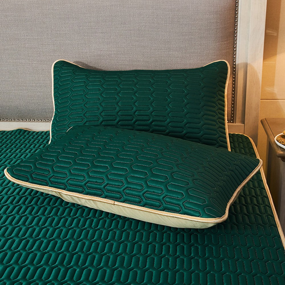 150x200cm Cooling Latex Mattress Pad Soft Cooling Bed Mat with 2 Pillowcases for Summer Green