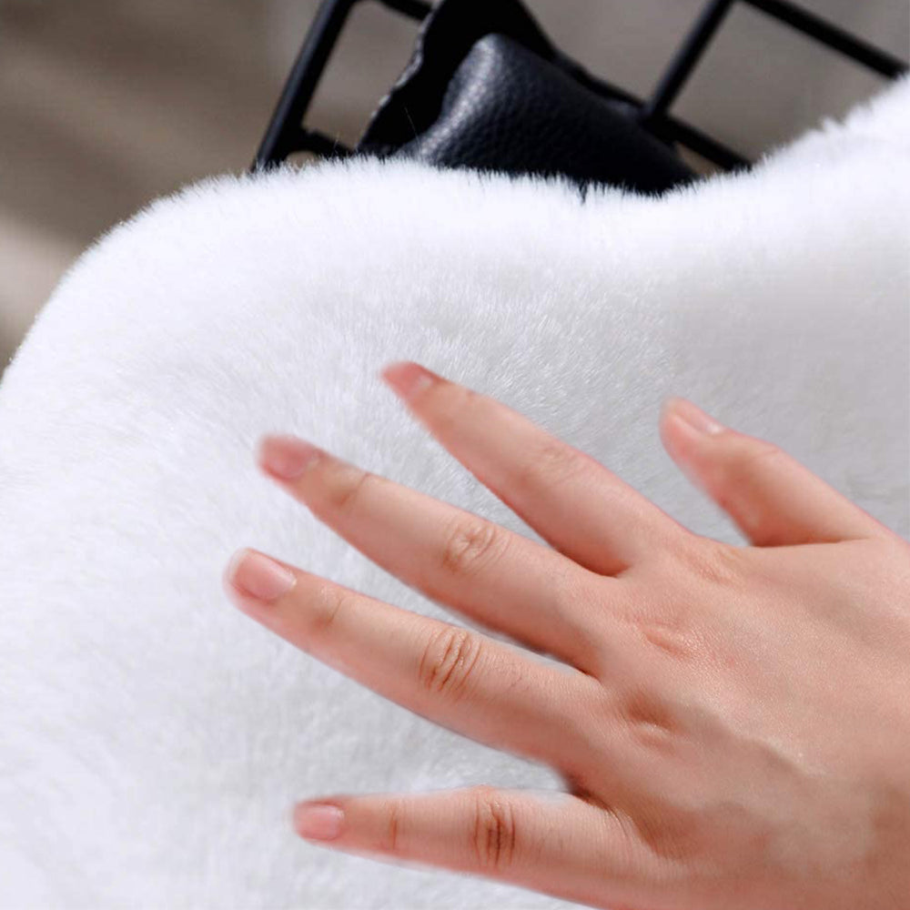 White 50x80cm Floor Rug Ultra Soft Faux Fur Throw Rug Chair Ground Mat Couch Pad Area Rugs Bedside Carpet Mat for Bedroom Living Room